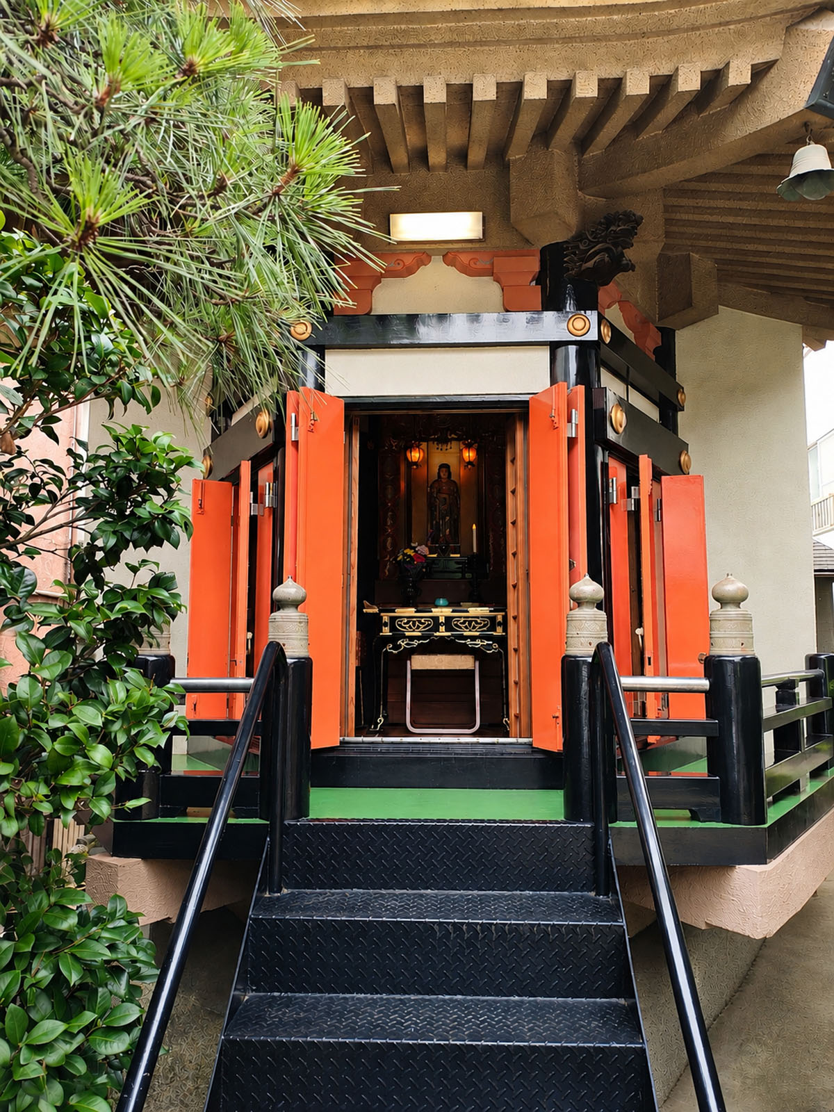 法浄寺の聖徳太子六角堂外観
